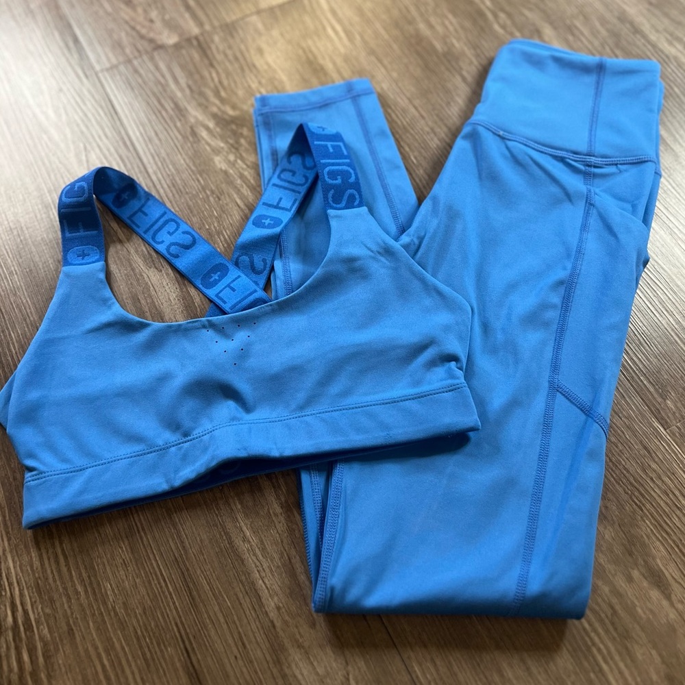 FIGS matching sports bra & leggings